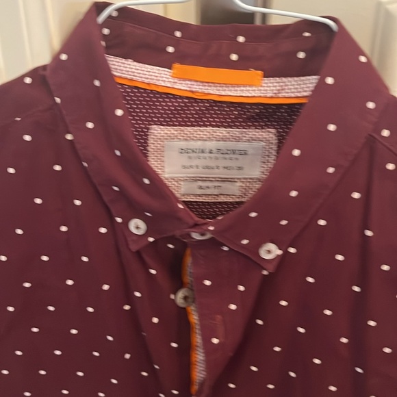 Great detail! Great style! Short sleeve! - Picture 2 of 3